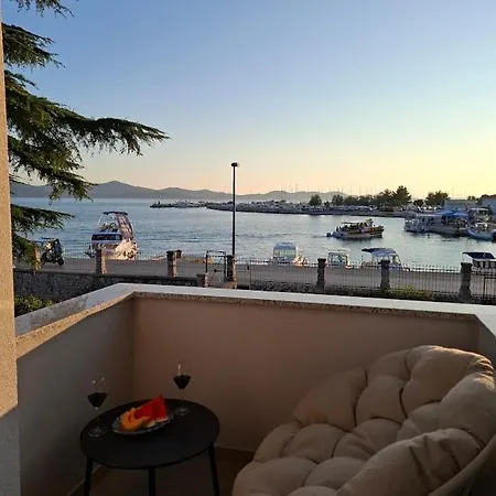 Sunset Cove 扎达尔